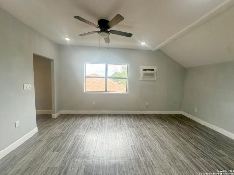 7550 Oak Chase San Antonio TX 78239