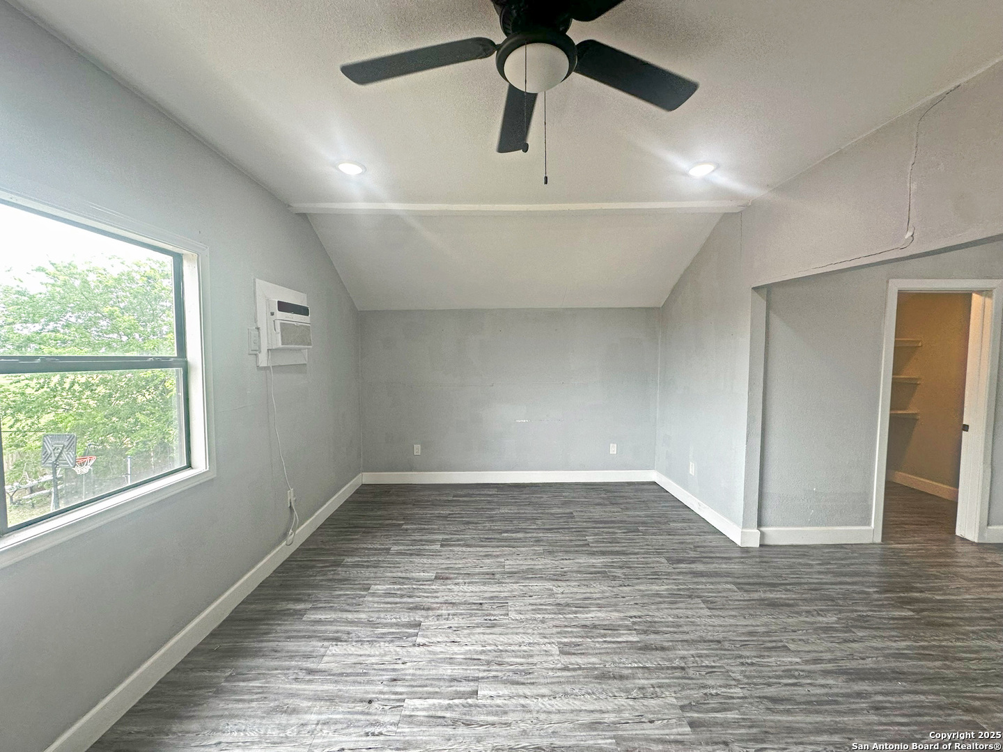 7550 Oak Chase San Antonio TX 78239