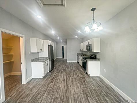 7550 Oak Chase San Antonio TX 78239