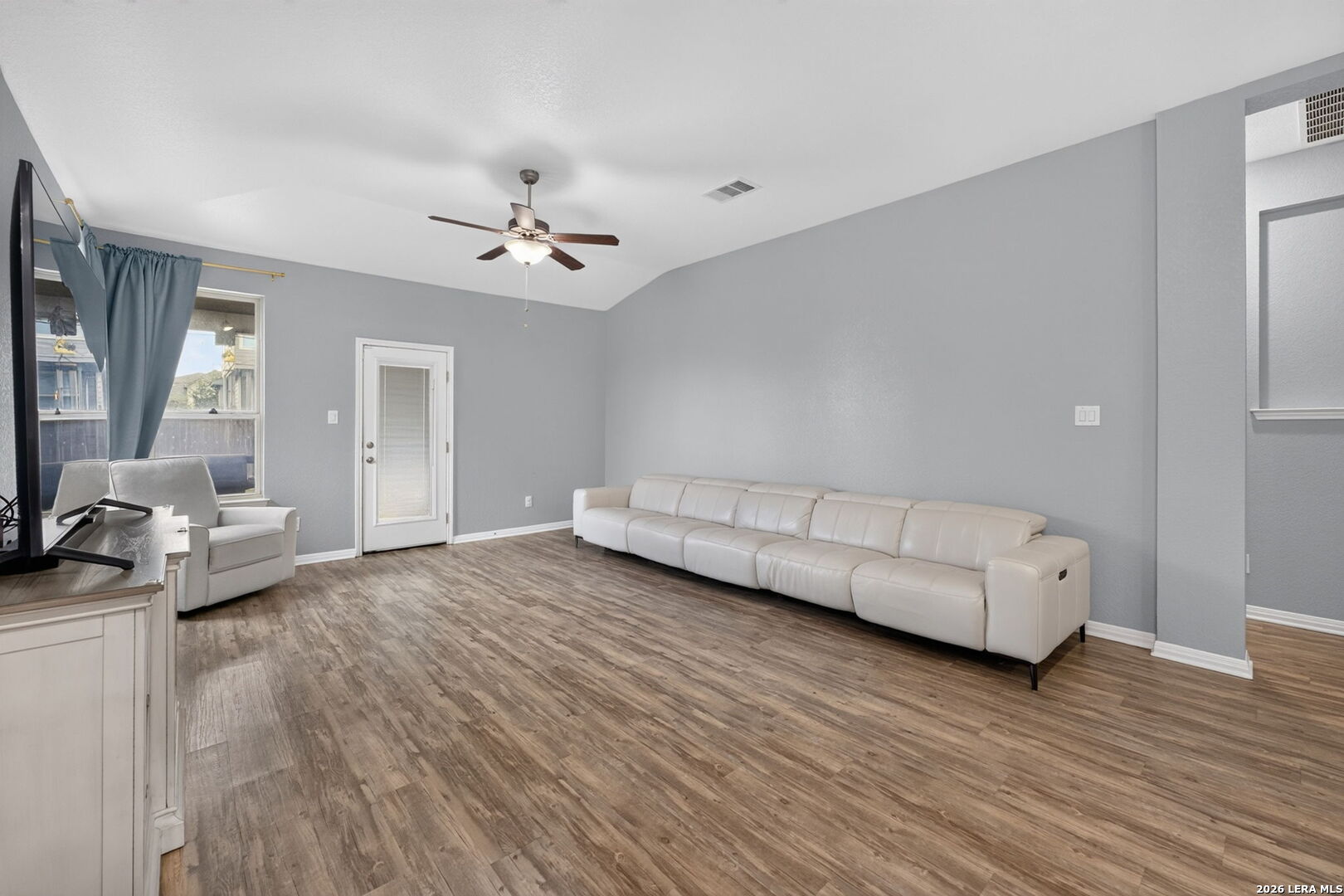 4913 Drovers Path St Hedwig TX 78152