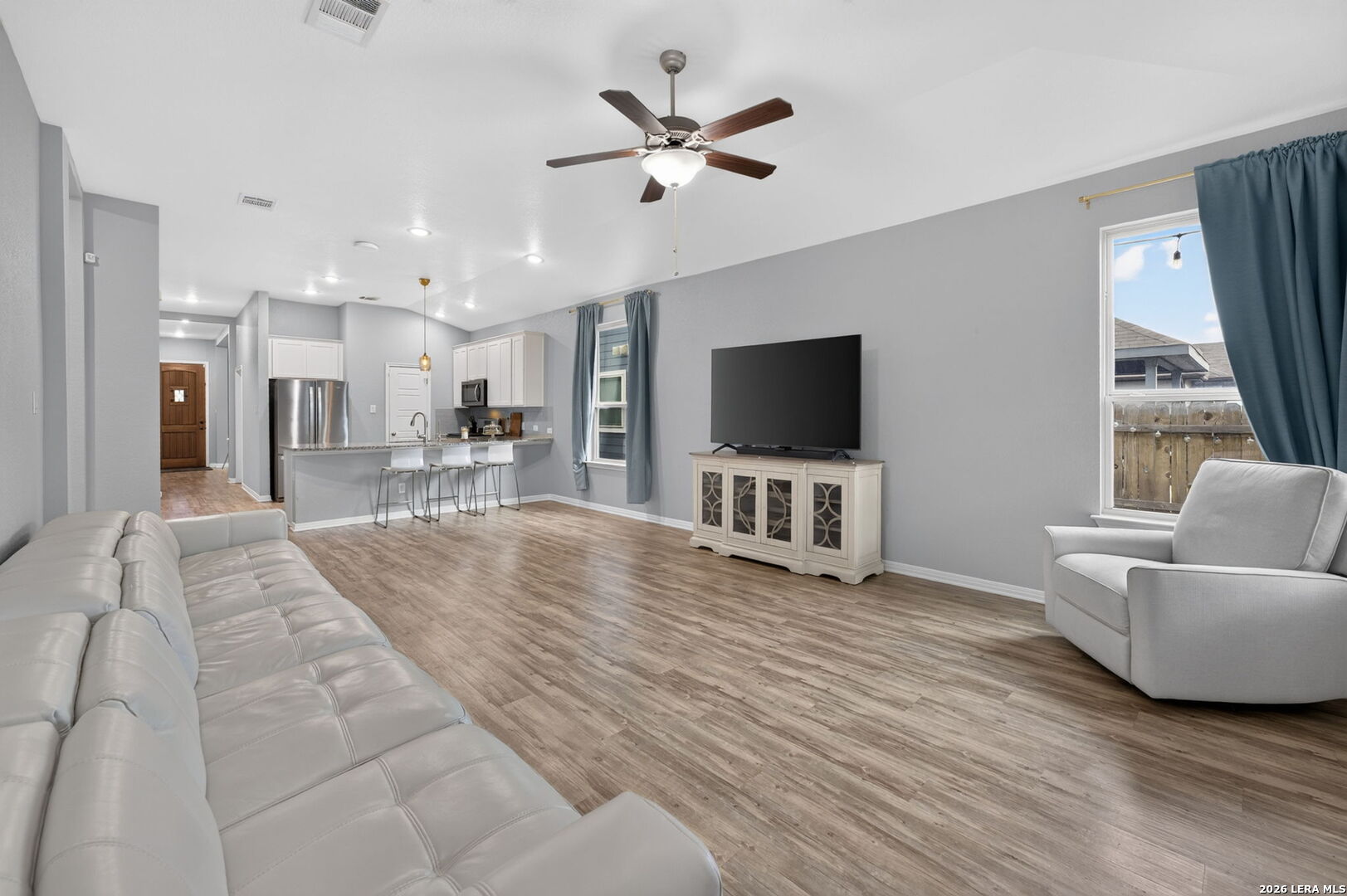 4913 Drovers Path St Hedwig TX 78152