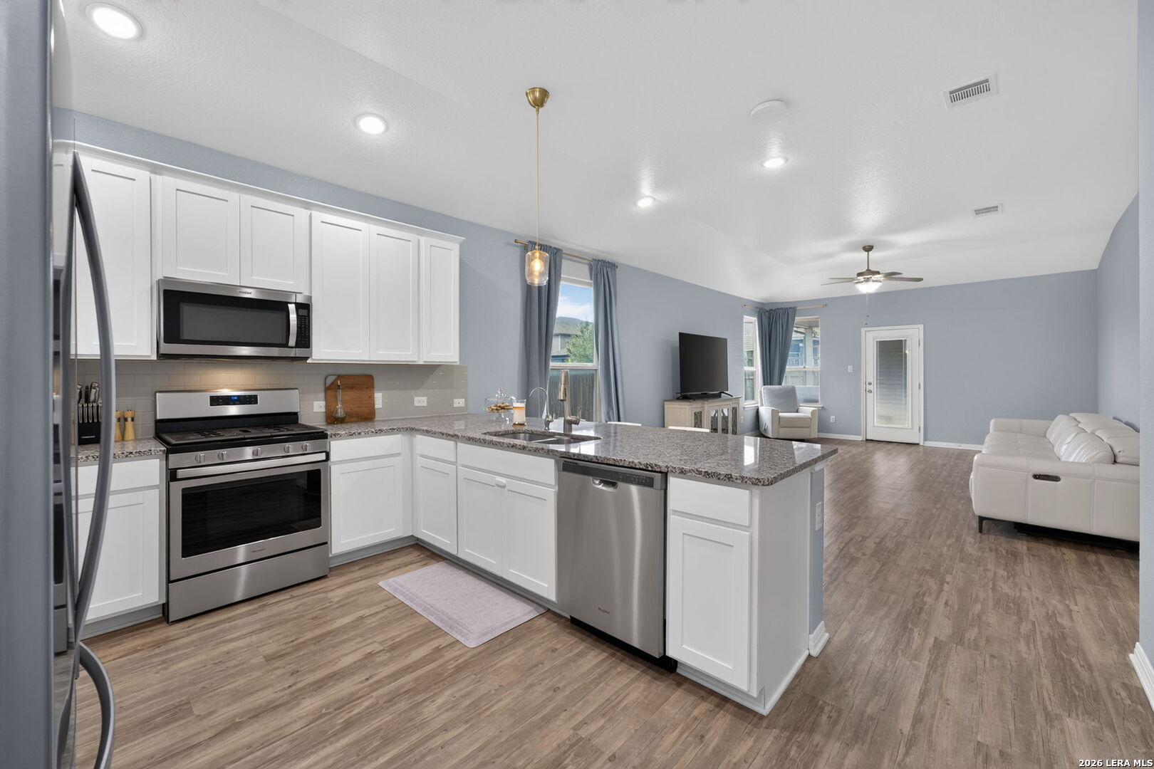 4913 Drovers Path St Hedwig TX 78152