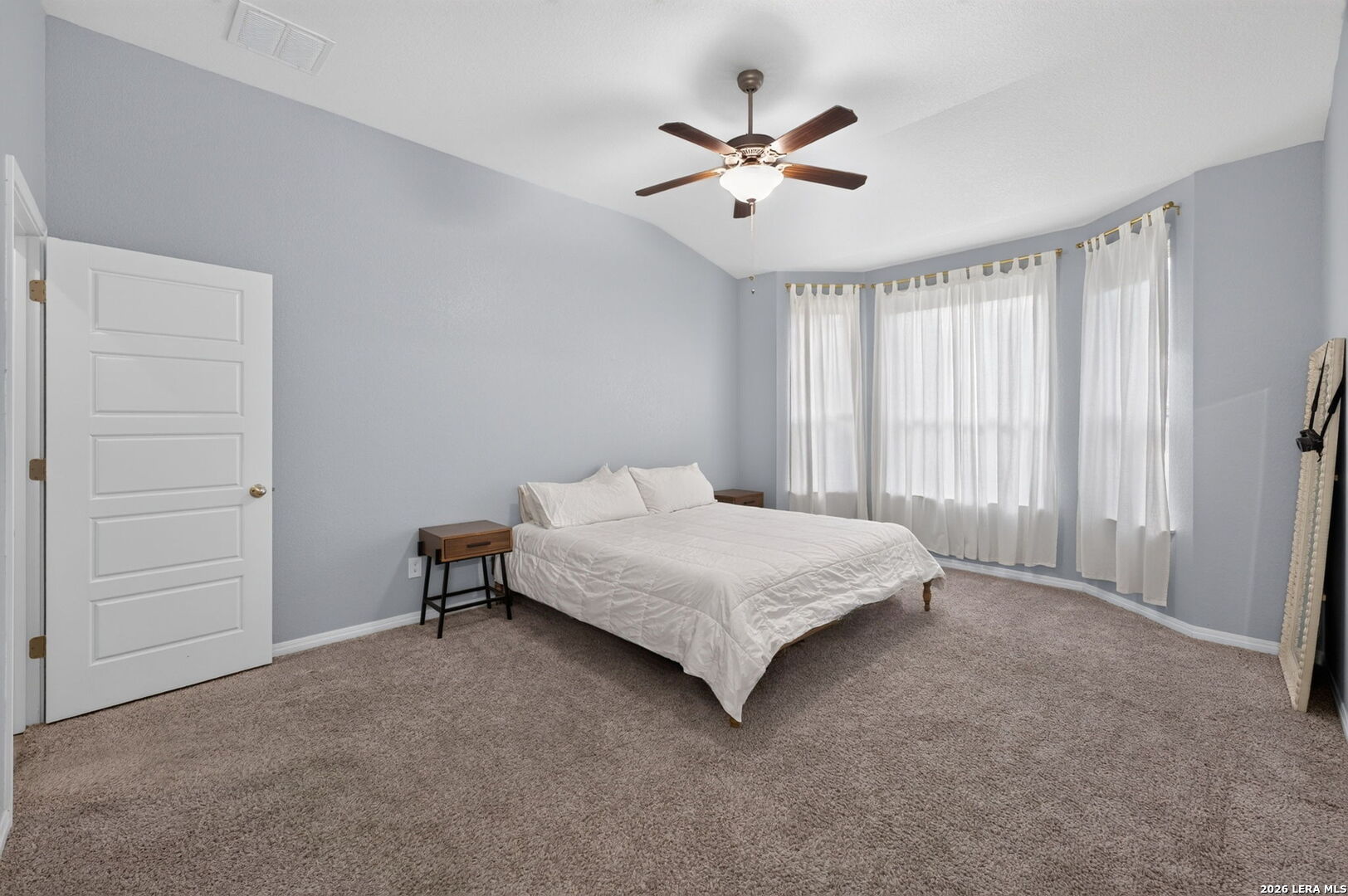 4913 Drovers Path St Hedwig TX 78152