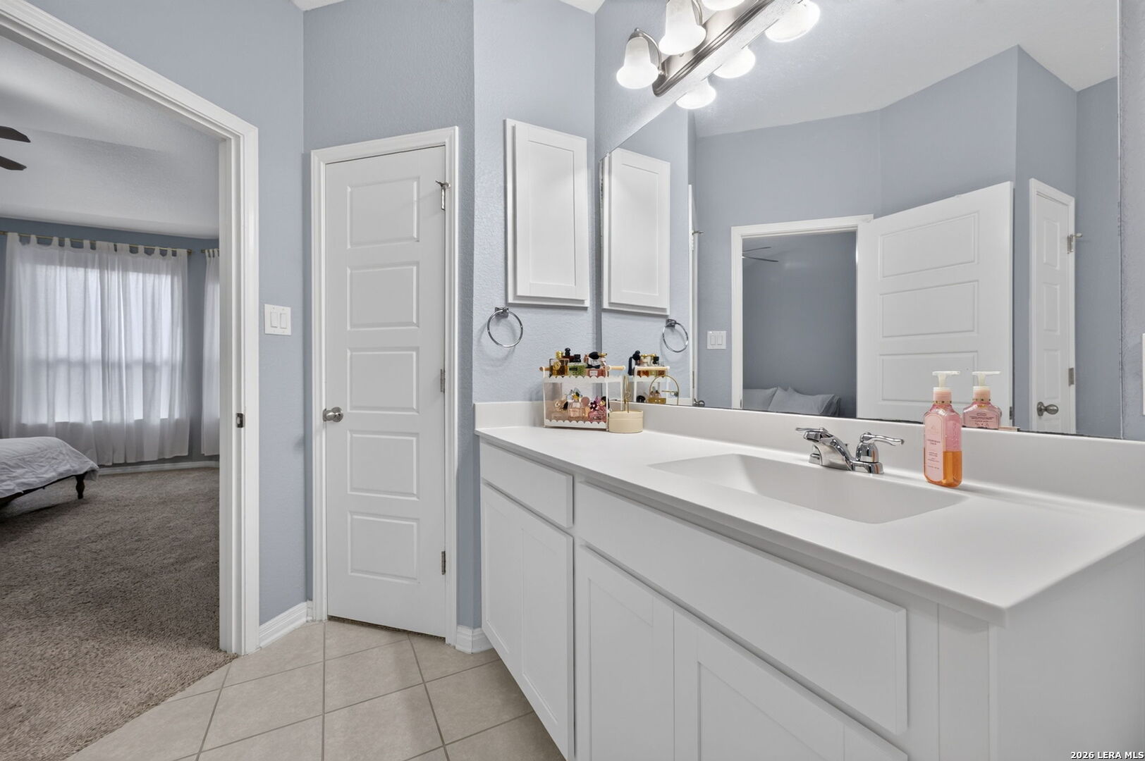 4913 Drovers Path St Hedwig TX 78152