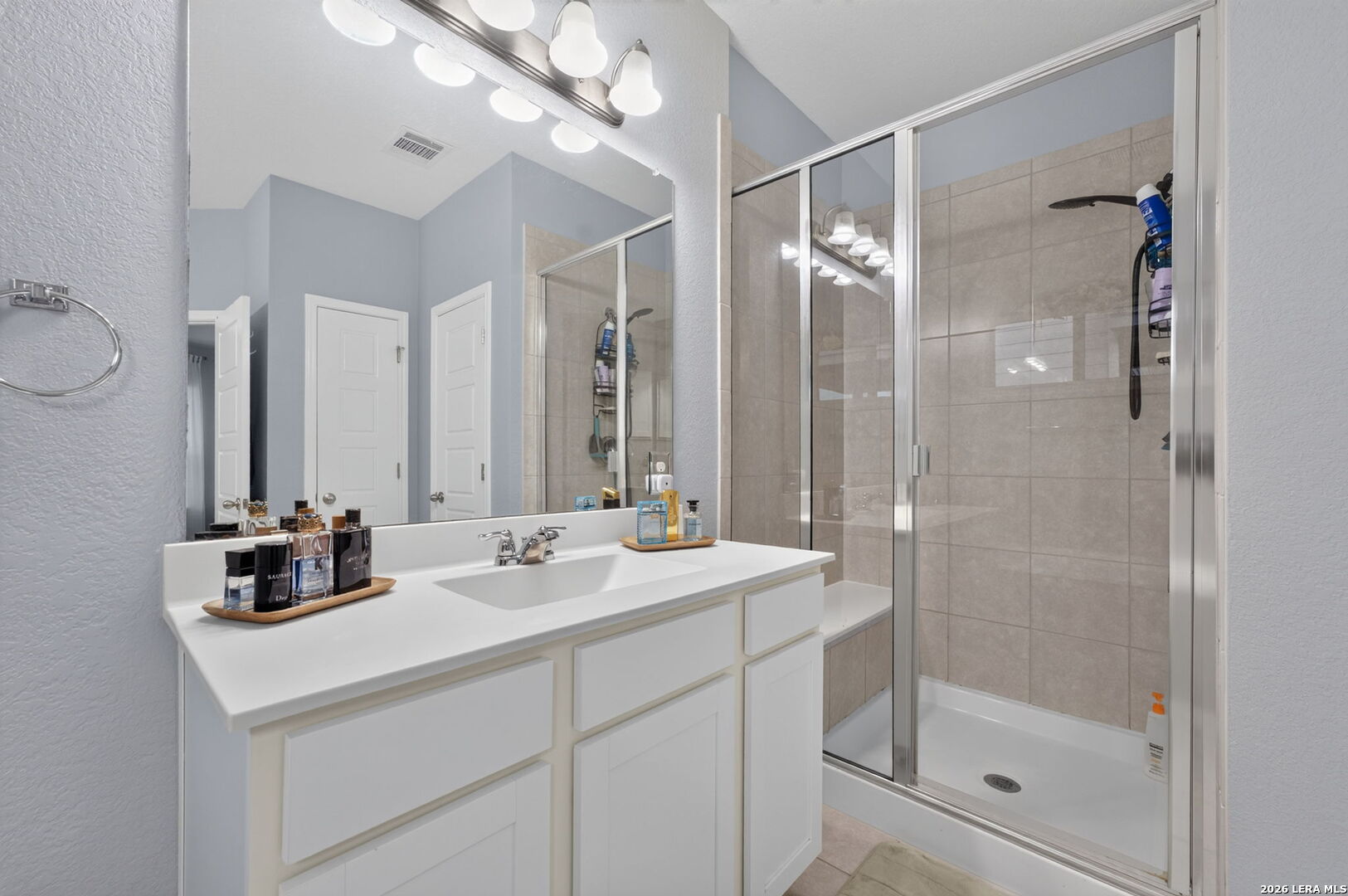 4913 Drovers Path St Hedwig TX 78152