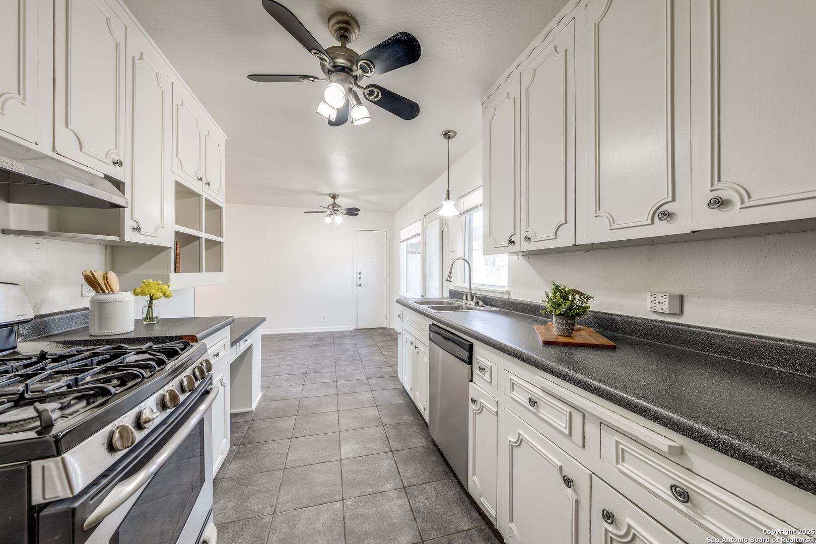 415 Robinhood San Antonio TX 78209