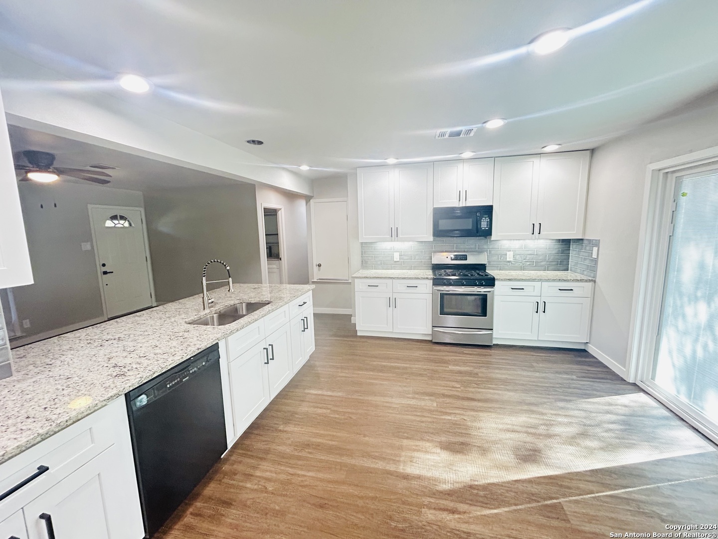 2914 Greenacres San Antonio TX 78230