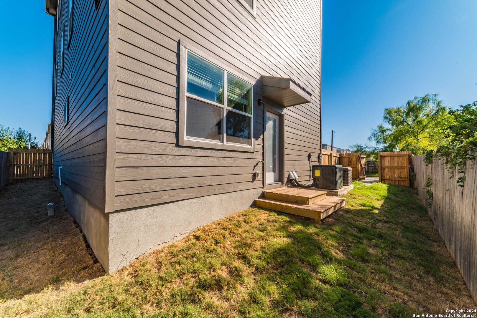 1618 W Lawndale Drive San Antonio TX 78209