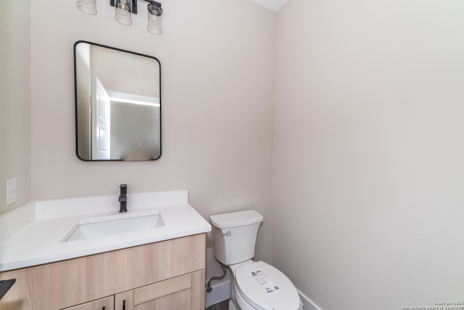 1618 W Lawndale Drive San Antonio TX 78209