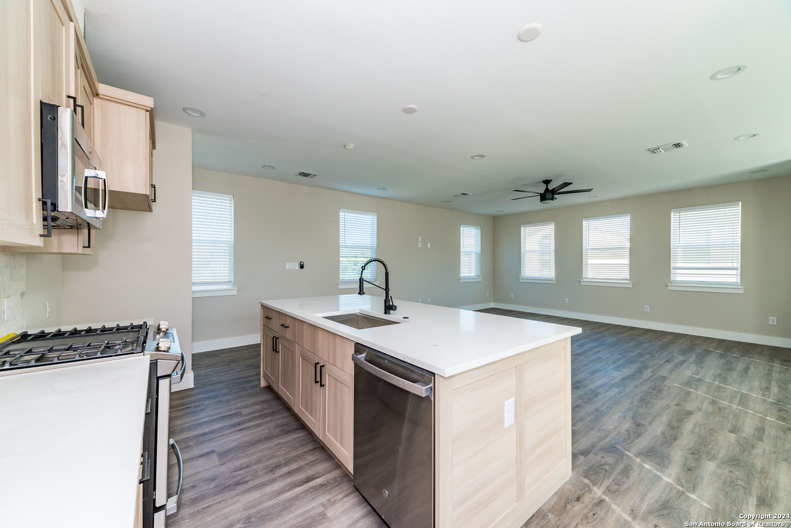 1618 W Lawndale Drive San Antonio TX 78209