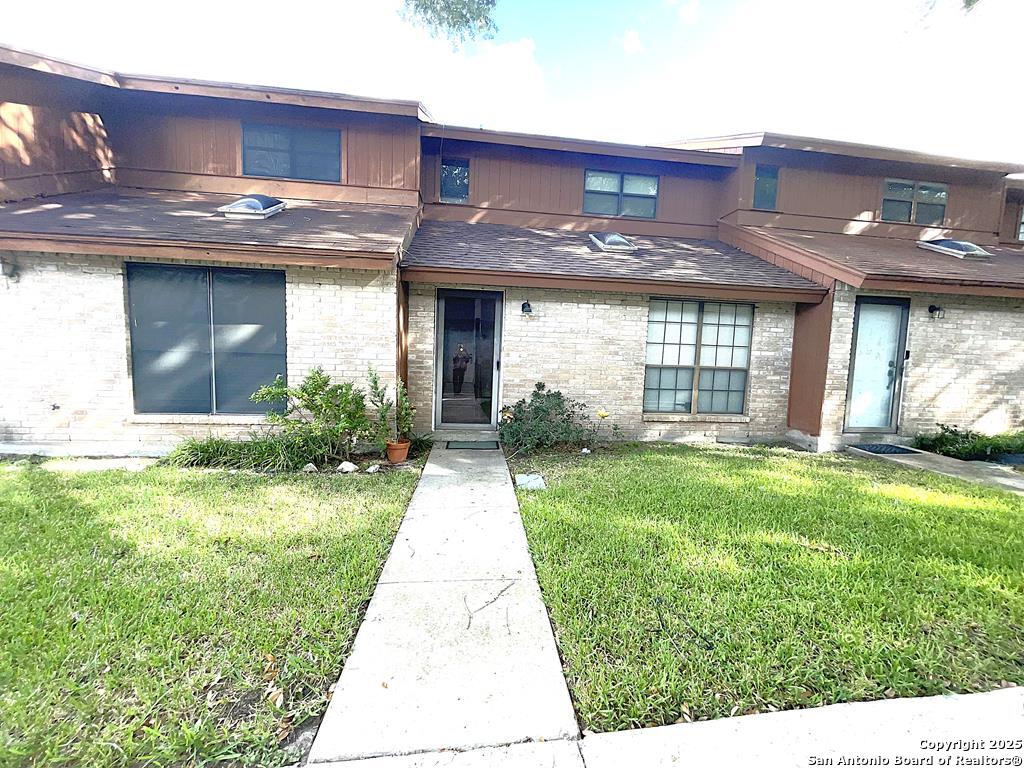 203 S Archer Beeville TX 78102