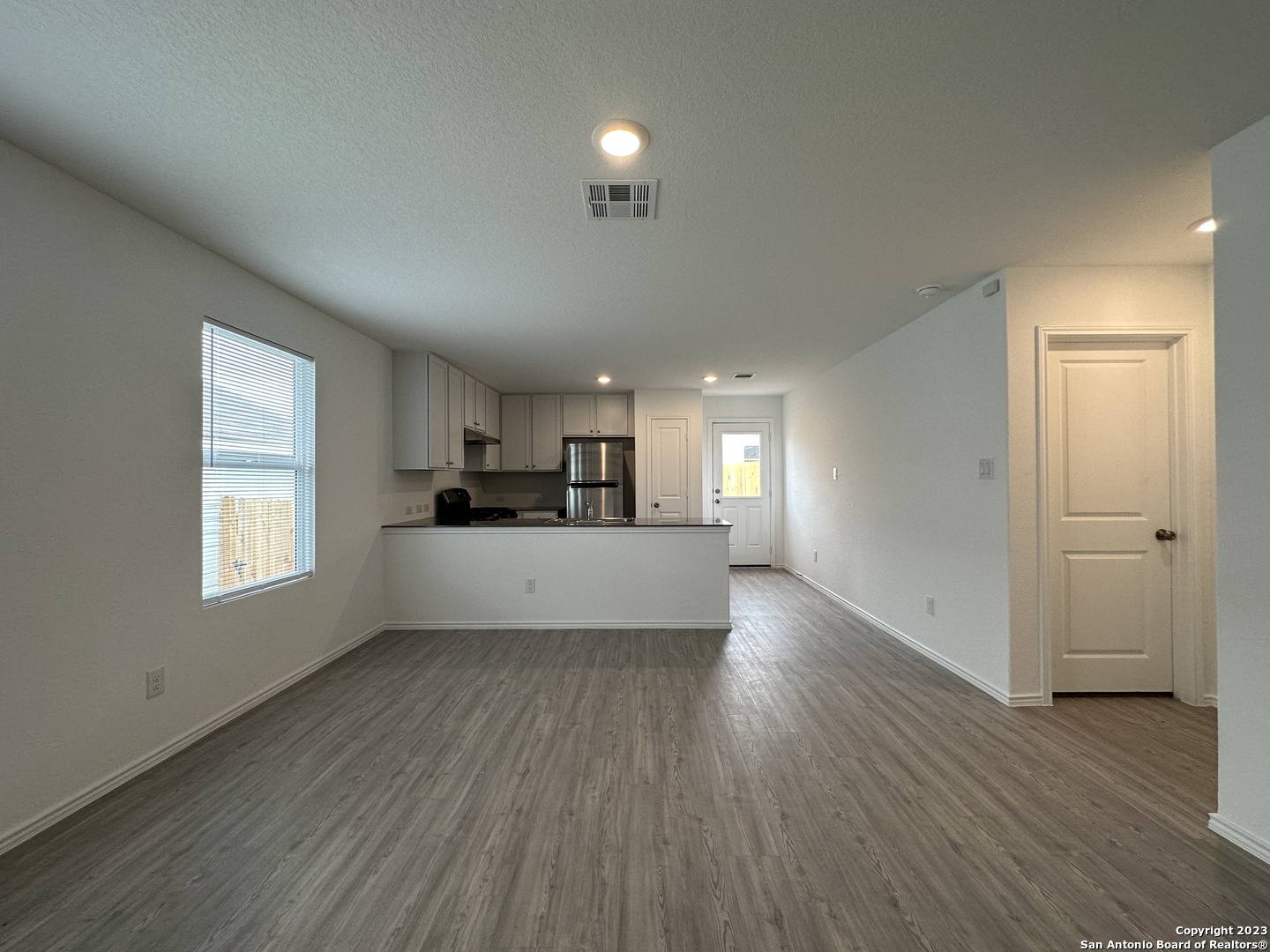 5170 Fowler Crest Converse TX 78109
