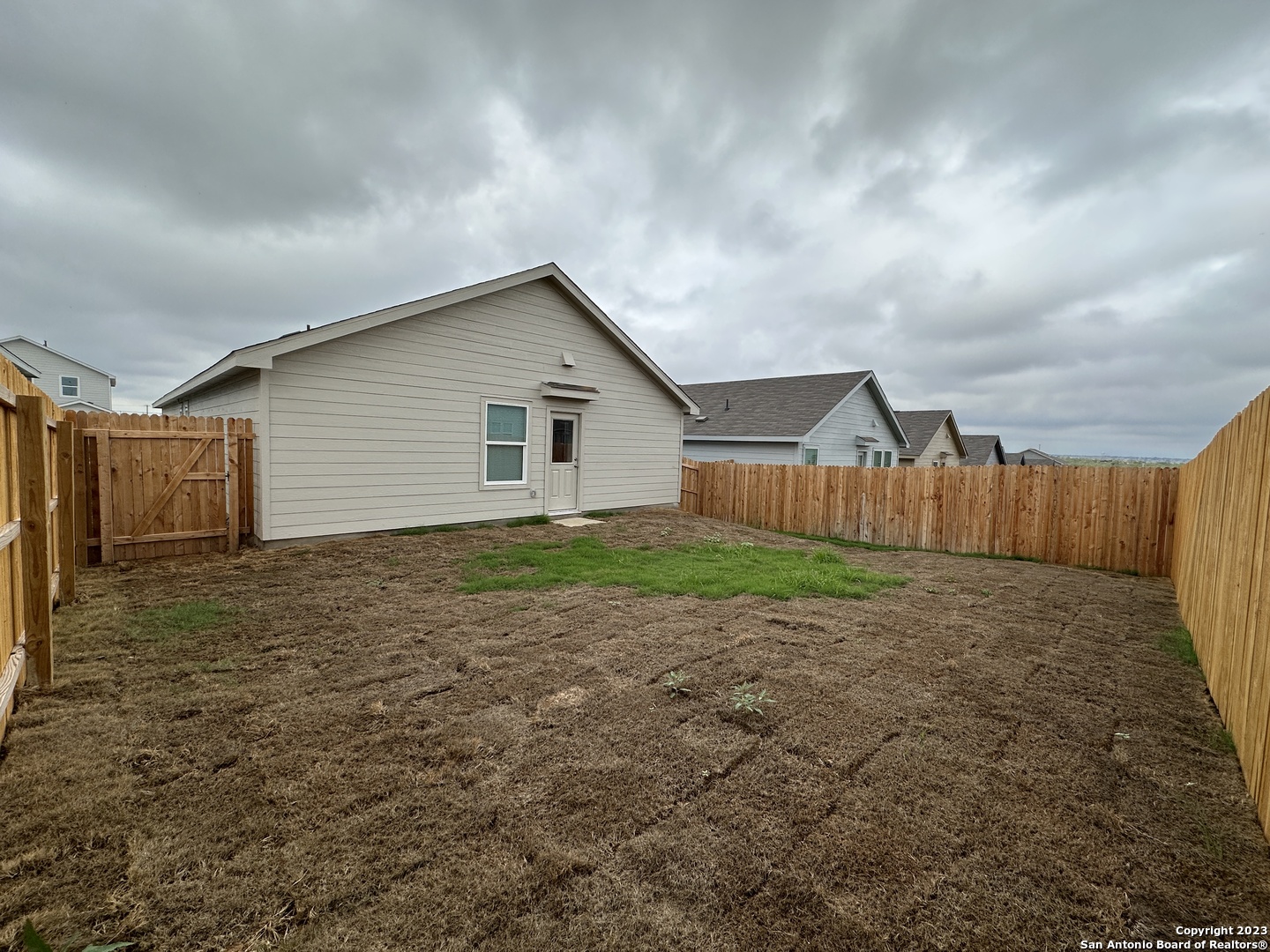 5170 Fowler Crest Converse TX 78109