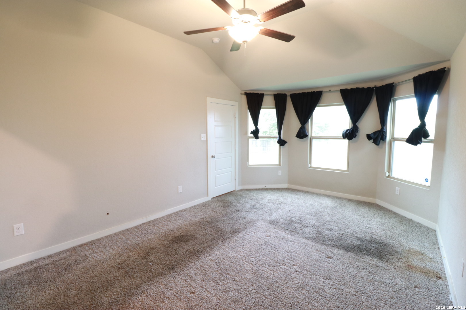6810 Diamond Valley San Antonio TX 78242