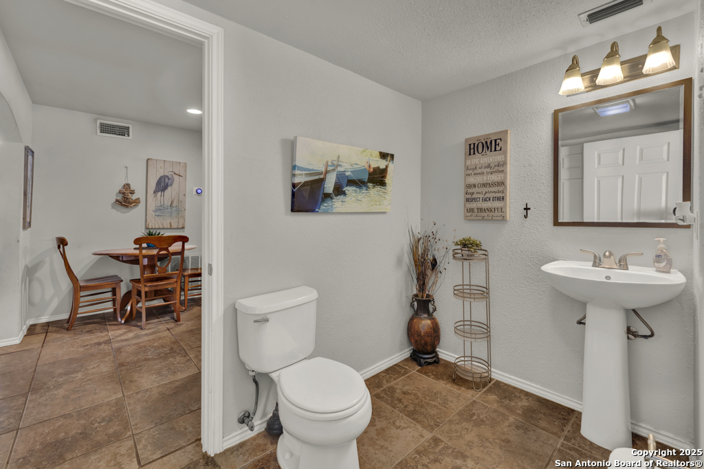 1015 Reiley Road Seguin TX 78155
