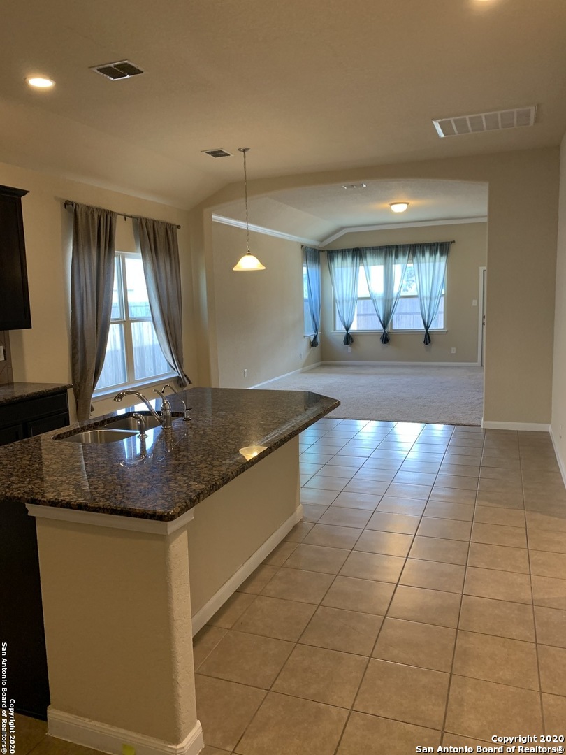 8418 Meadow Plains San Antonio TX 78254