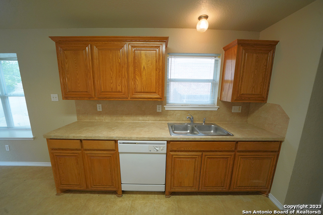 6534 Ithaca Falls San Antonio TX 78239