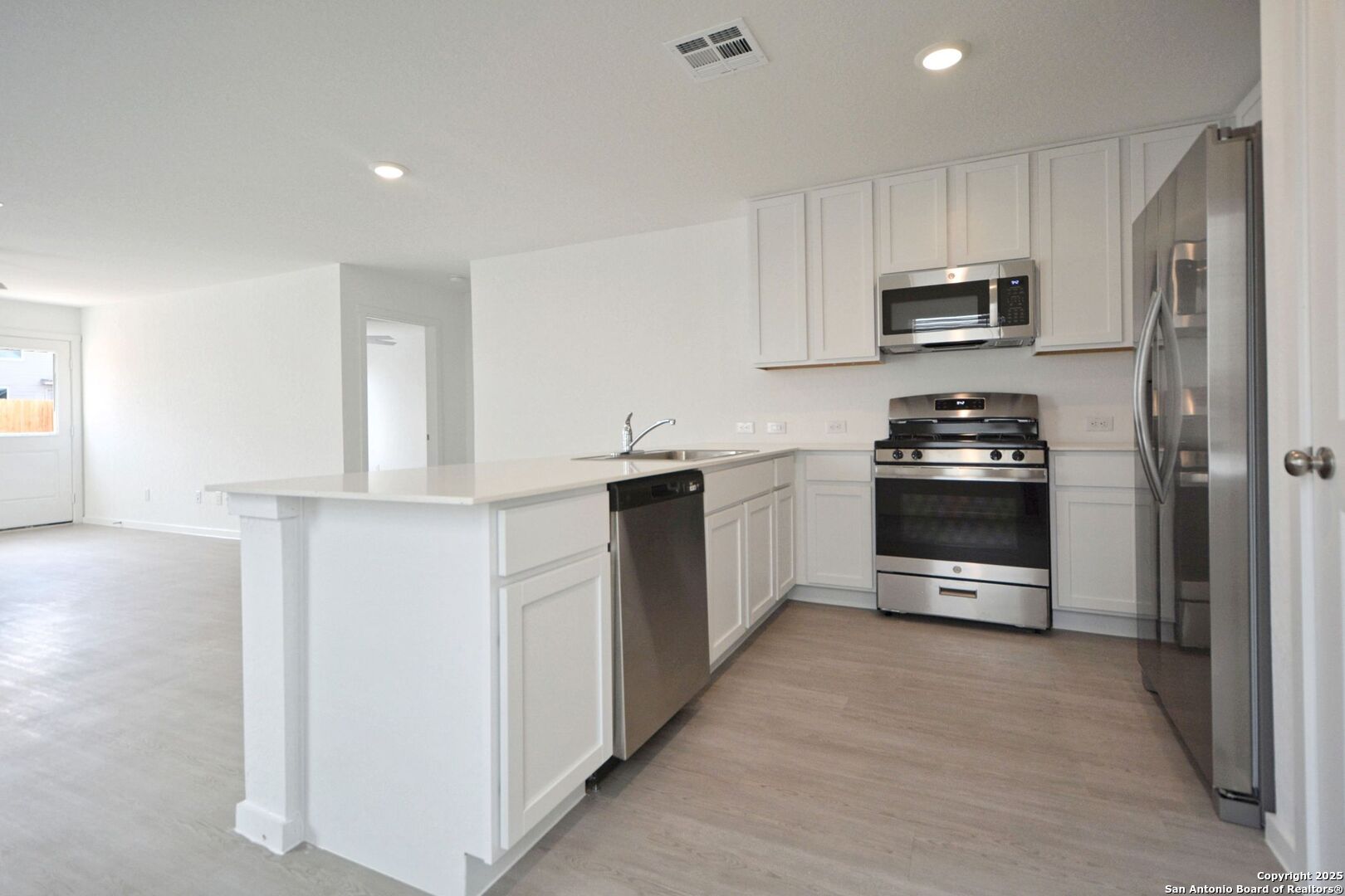11559 Field Briar Converse TX 78109