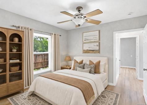 225 Avenue B Converse TX 78109