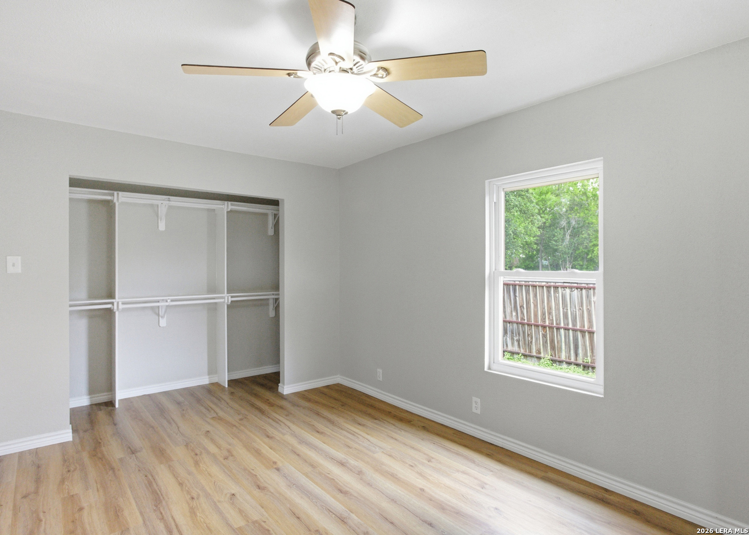 225 Avenue B Converse TX 78109