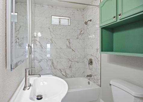 225 Avenue B Converse TX 78109