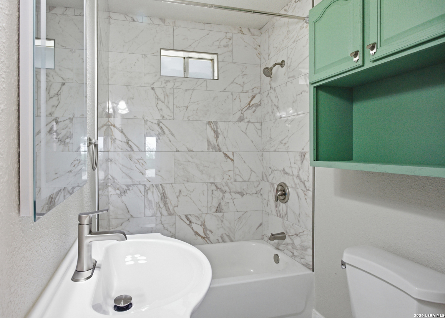 225 Avenue B Converse TX 78109