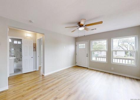 225 Avenue B Converse TX 78109