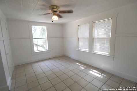 12095 Park Road 37 Lakehills TX 78063