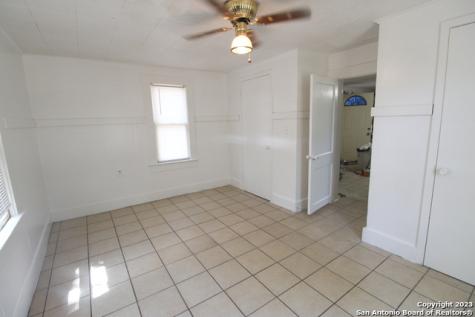 12095 Park Road 37 Lakehills TX 78063