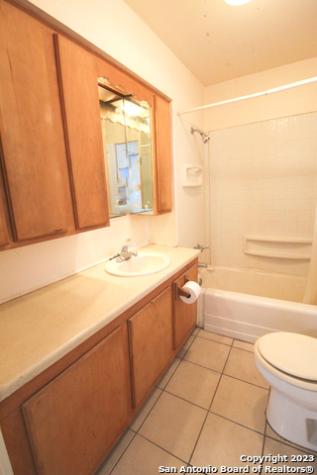 12095 Park Road 37 Lakehills TX 78063