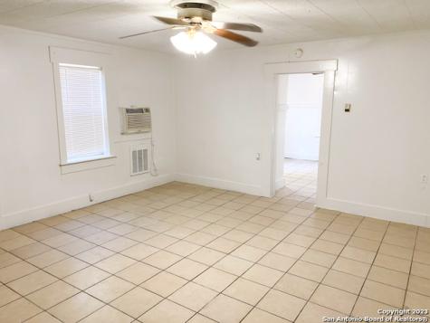 12095 Park Road 37 Lakehills TX 78063