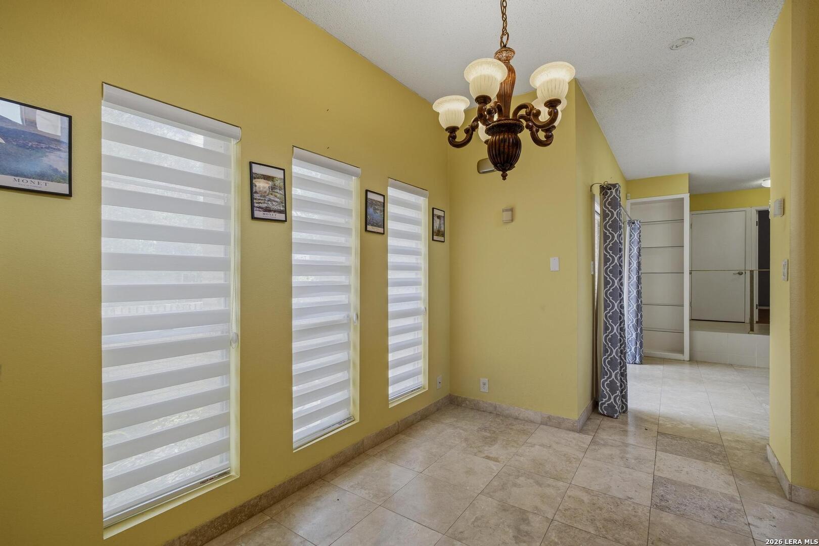 3800 E Songbird Lane San Antonio TX 78229