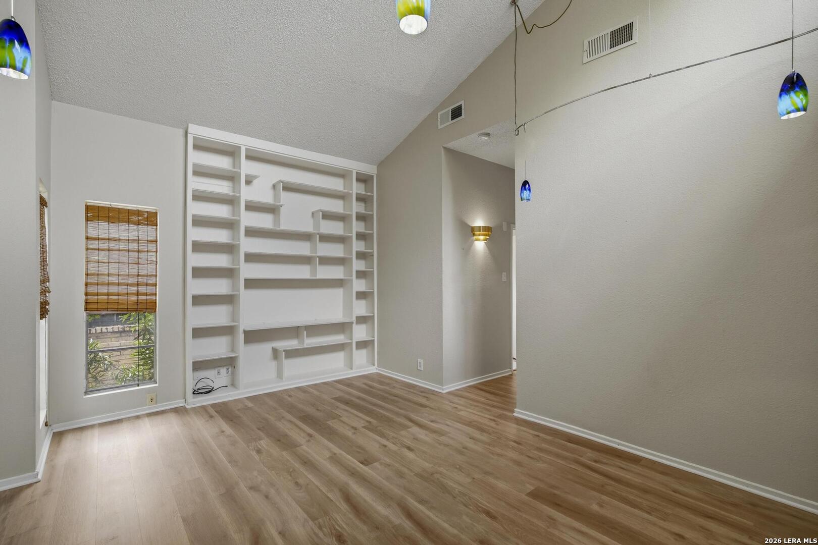 3800 E Songbird Lane San Antonio TX 78229