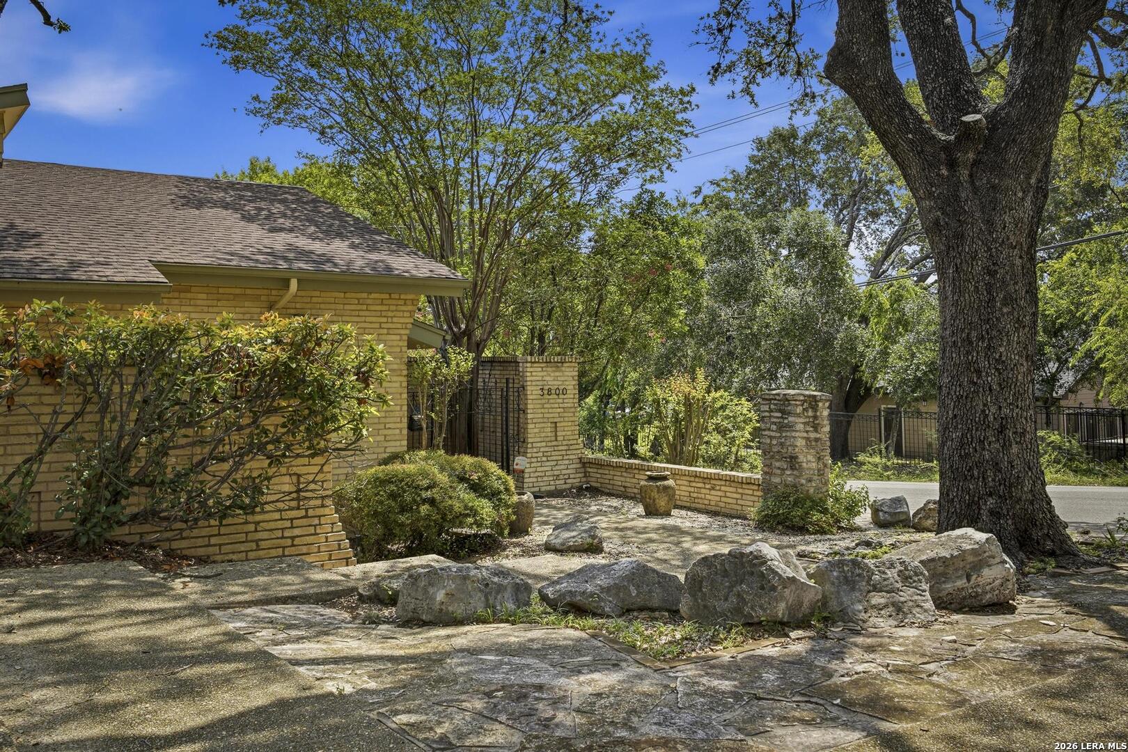 3800 E Songbird Lane San Antonio TX 78229