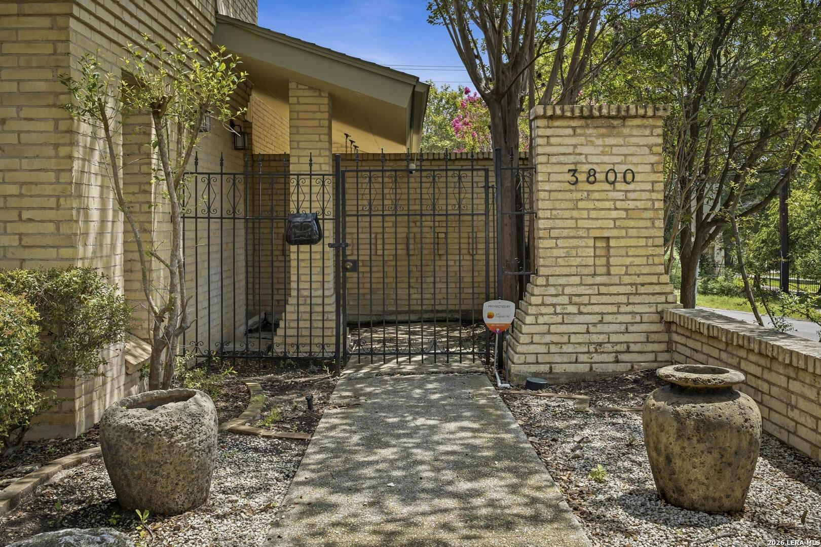 3800 E Songbird Lane San Antonio TX 78229