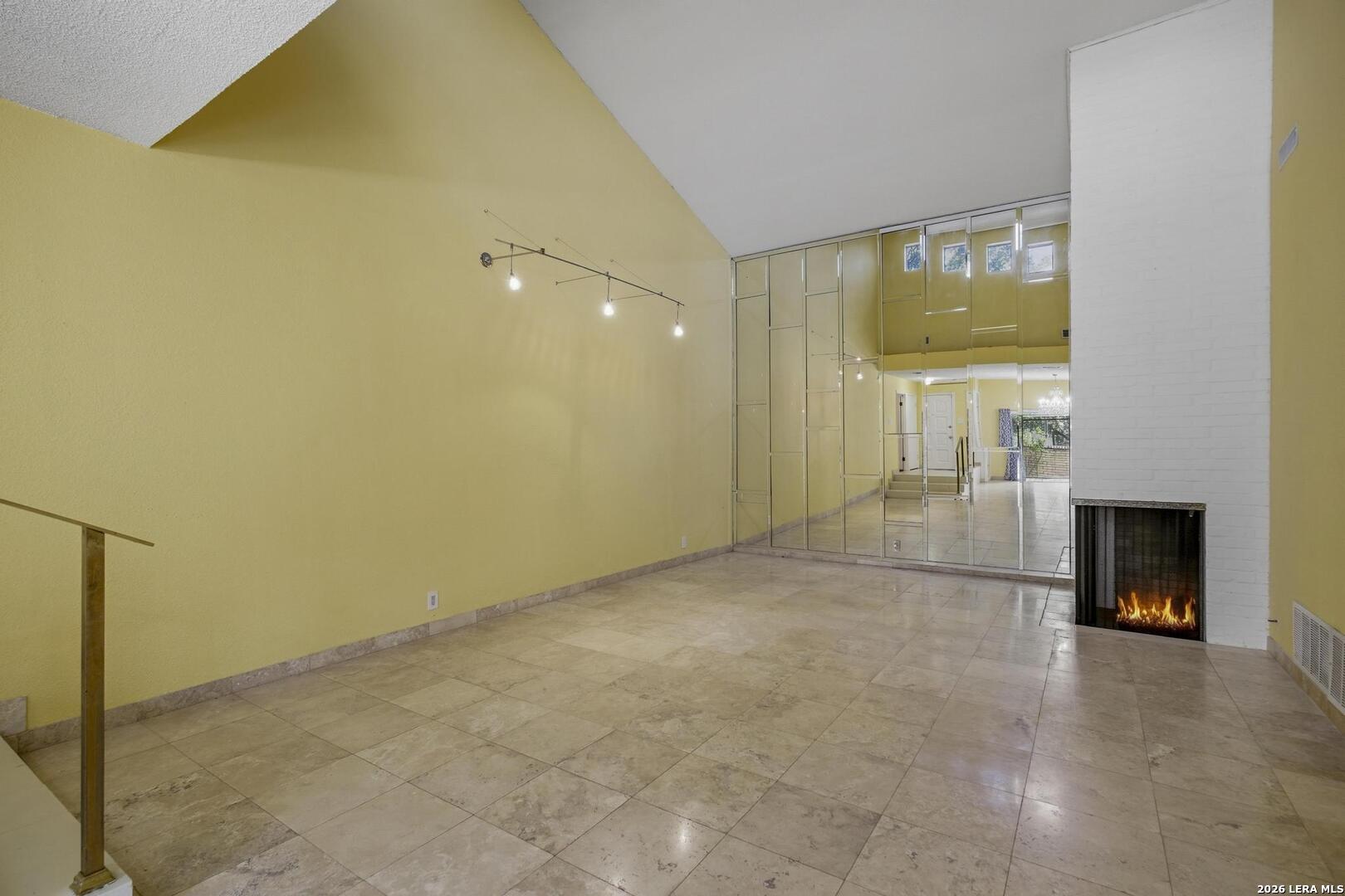 3800 E Songbird Lane San Antonio TX 78229