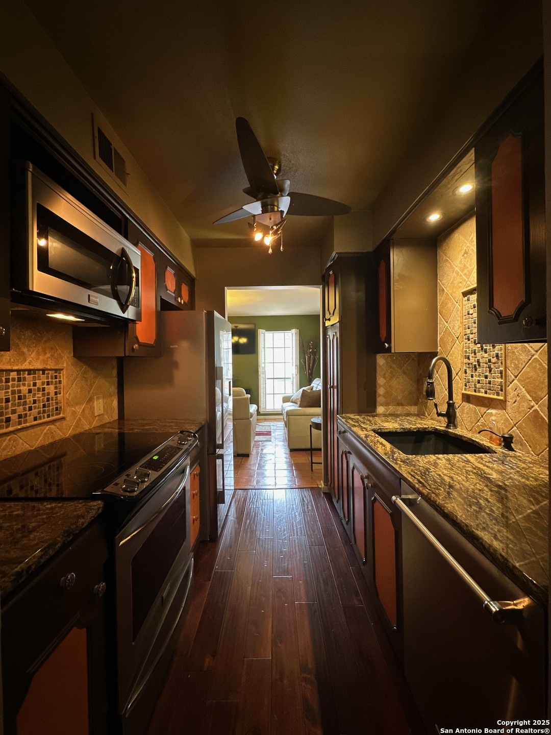 1045 Shook Avenue Olmos Park TX 78212