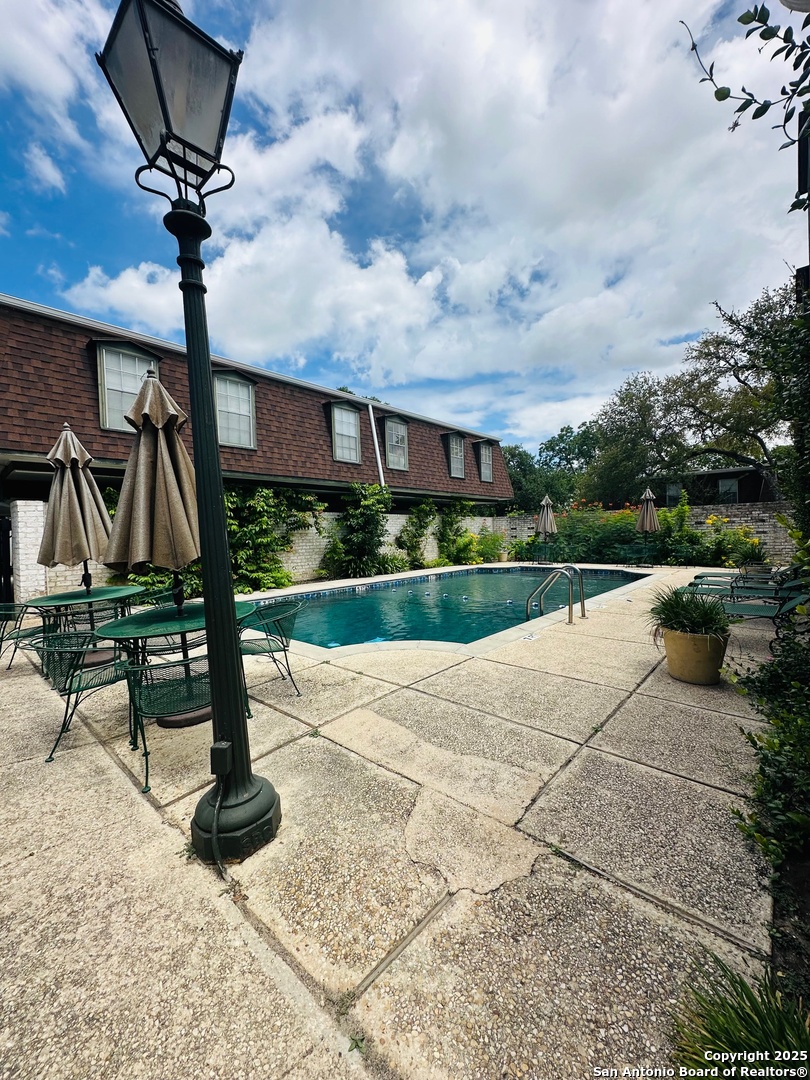 1045 Shook Avenue Olmos Park TX 78212