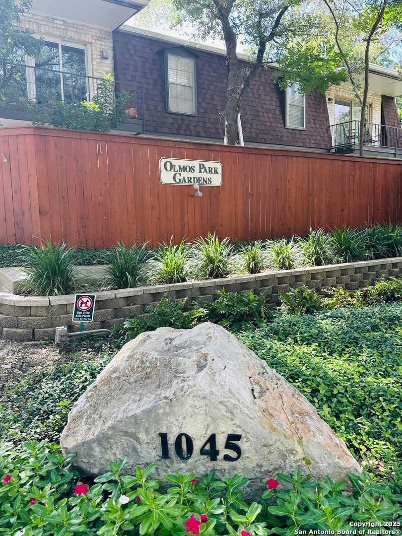 1045 Shook Avenue Olmos Park TX 78212