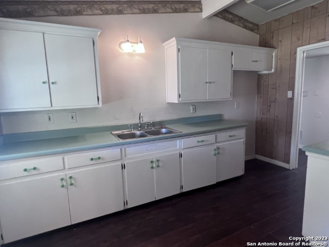 703 E Formosa Boulevard San Antonio TX 78221