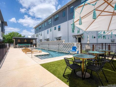 1208 N Academy Avenue New Braunfels TX 78130