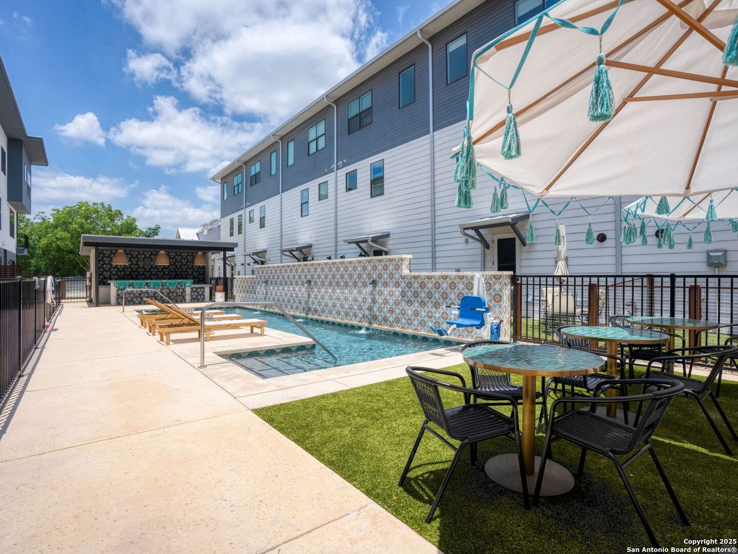 1208 N Academy Avenue New Braunfels TX 78130