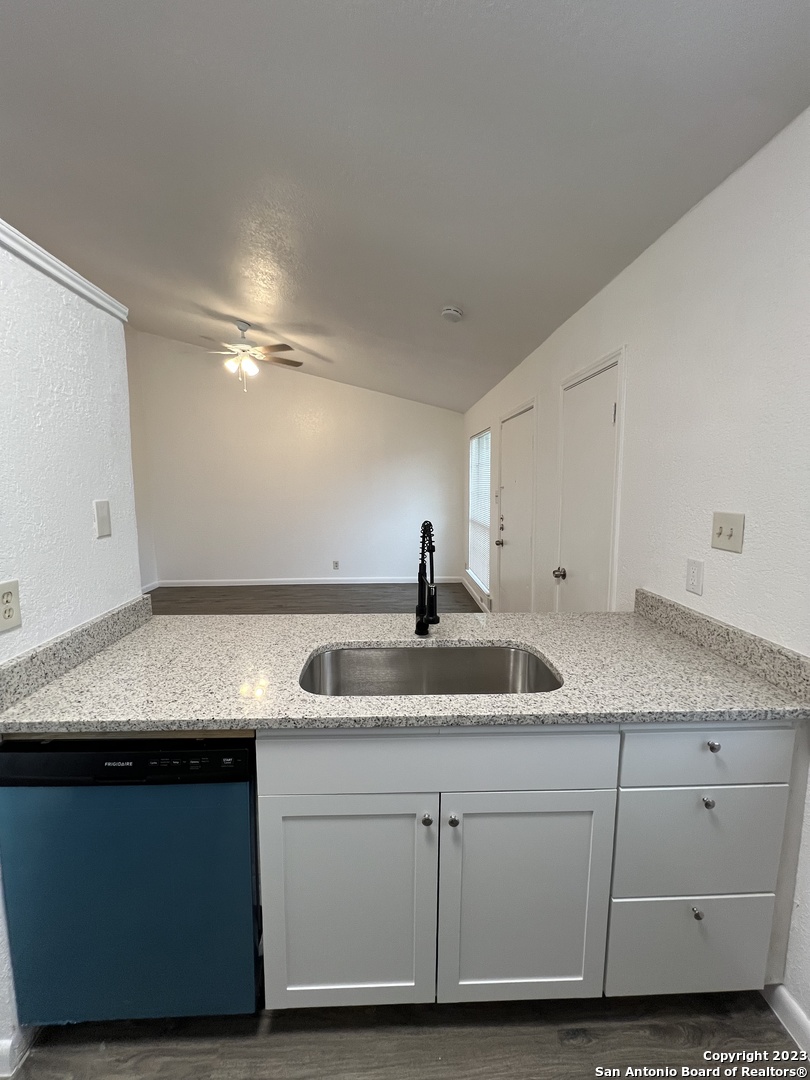 8846 Meadow Range San Antonio TX 78250