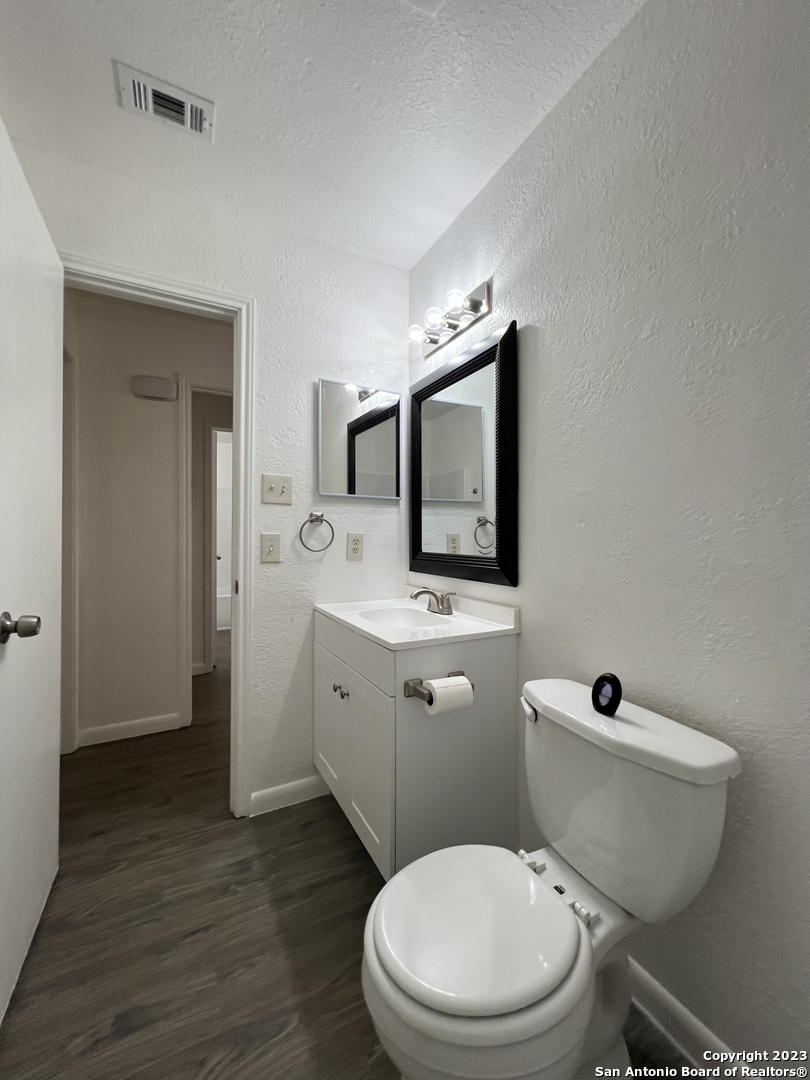 8846 Meadow Range San Antonio TX 78250