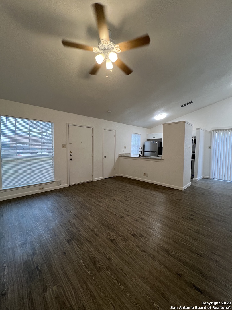 8846 Meadow Range San Antonio TX 78250