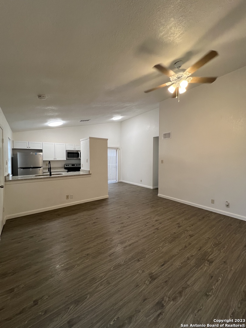 8846 Meadow Range San Antonio TX 78250