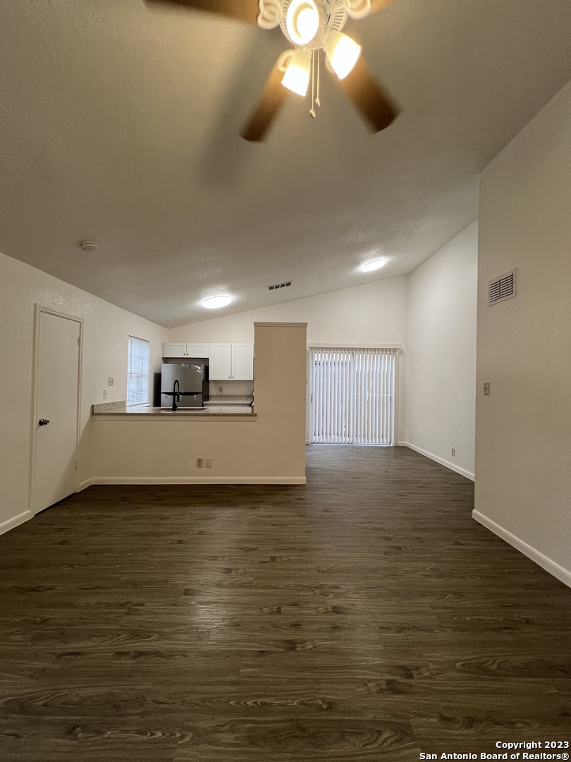 8846 Meadow Range San Antonio TX 78250