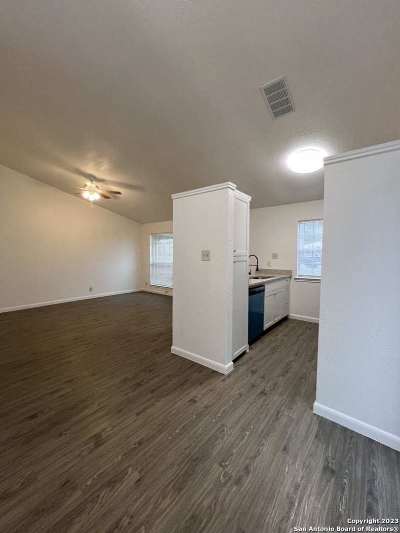 8846 Meadow Range San Antonio TX 78250
