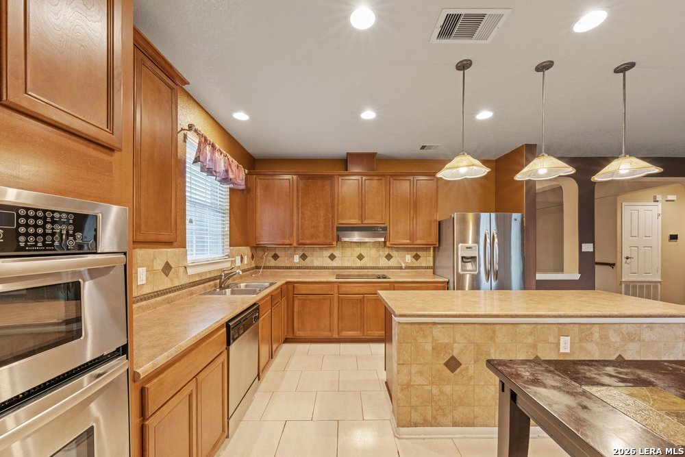 141 Springtree Gate Cibolo TX 78108