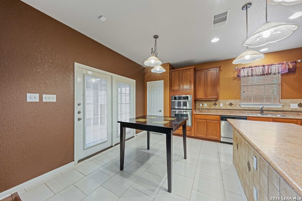 141 Springtree Gate Cibolo TX 78108
